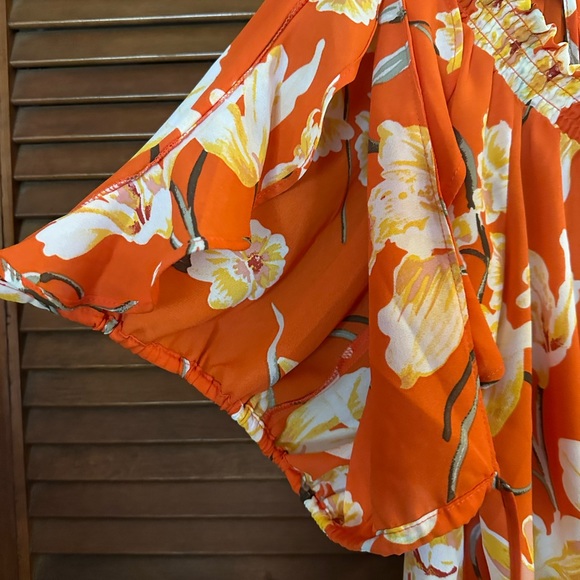 Cute off shoulder top - Picture 4 of 5